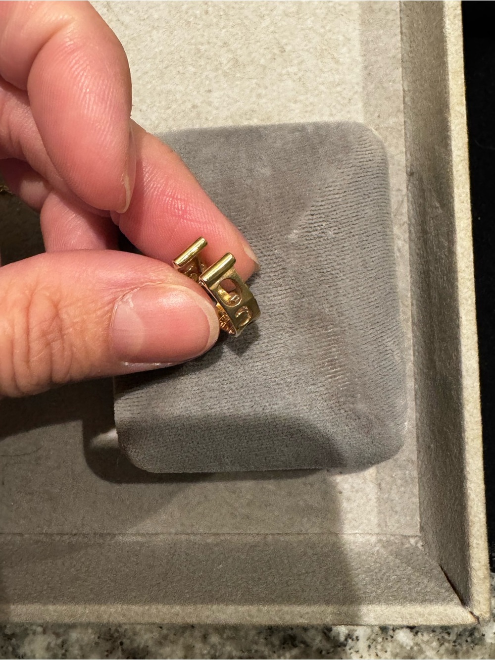 Vintage 10 KT Gold Diamond Horseshoe Pendant - Picture 5 of 5